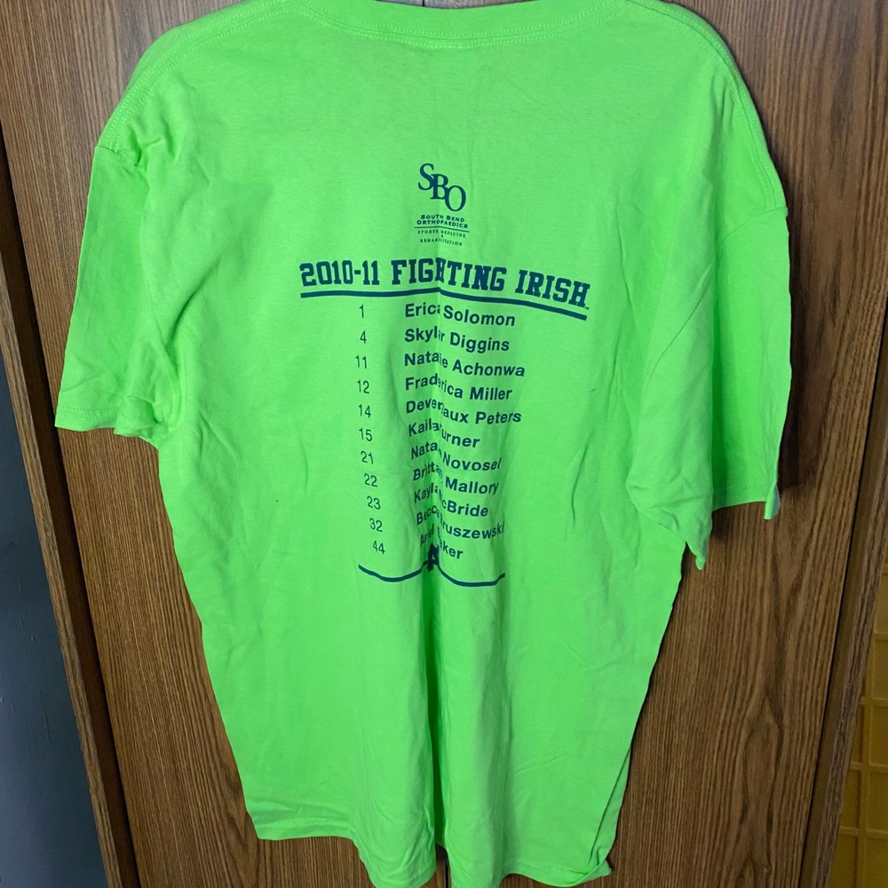 Gildan Notre Dame Basketball T-Shirt Mens Large Green 2010-11 Fighting Irish Tee - Picture 4 of 5